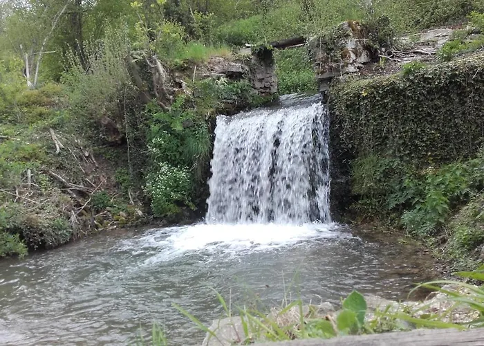 Au Fil De L\'Eau A La Campagne